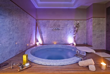 Tầm quan trọng của quầy lễ tân trong thiết kế spa